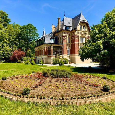 Chateau De Moliens Exterior foto